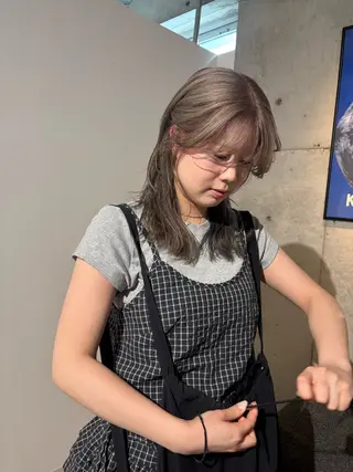 ミディアム 薄暮 マツイ　レンのヘアスタイル