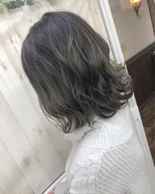 ミディアム Loob.TOKYO MIYA🌈のヘアスタイル