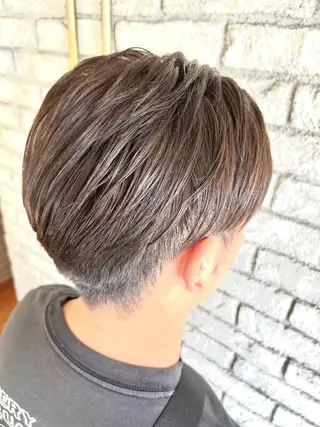 カラー 濱崎 めいのヘアスタイル