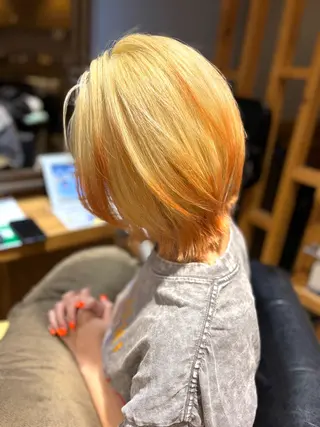 ミディアム カラー Rio/池袋/ レイヤーカットのヘアスタイル