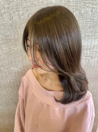 セミロング 渡辺 美菜のヘアスタイル