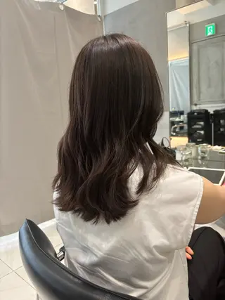 セミロング オリーブ カラー✨有坂映哉のヘアスタイル