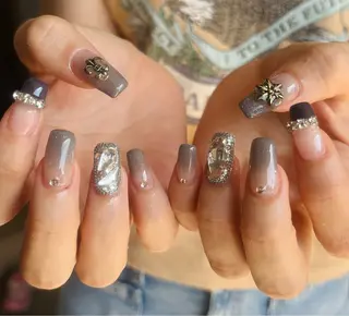 ショート 2DY NAIL SALONのネイルデザイン