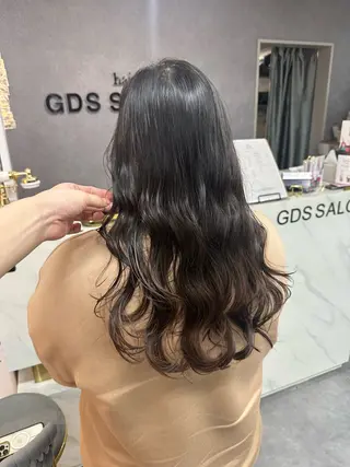 ロング 韓国風 白髪ぼかし NAOTOのヘアスタイル