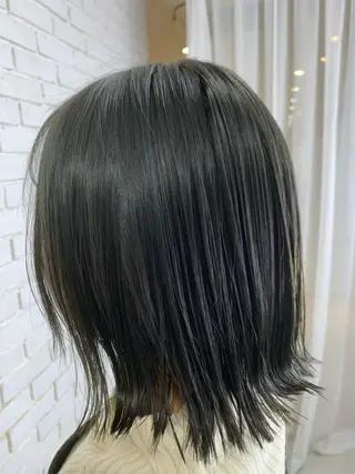ショート カラー LUXBE LUCEのヘアスタイル