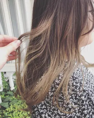 セミロング カラー 江原 彩華のヘアスタイル