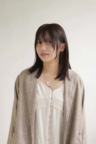 セミロング 束感まつぱ🫧 なつき🫧のヘアスタイル