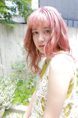 ロング カラー Ravo 西村 優花のヘアスタイル