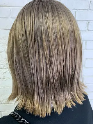 ショート カラー LUXBE LUCEのヘアスタイル