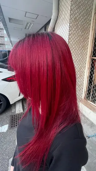 ミディアム カラー 吉野 日菜のヘアスタイル