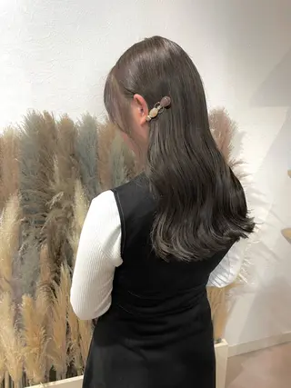 セミロング 透明感/エクステ Veluaのヘアスタイル