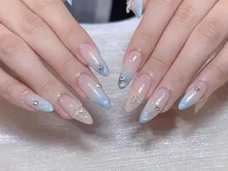 セミロング 💅 リリアのネイルデザイン