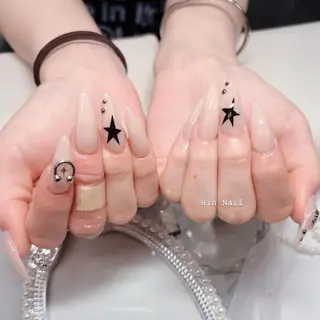 ネイル Hin Nailのネイルデザイン