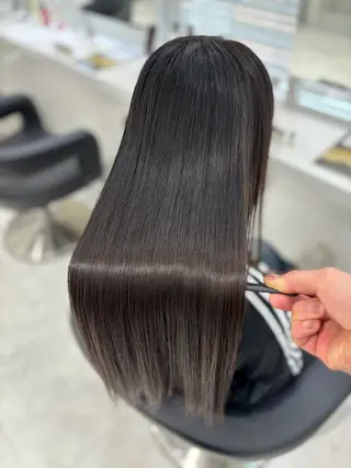 ロング 流行りの透明感カラー ×縮毛矯正🤍ユウのヘアスタイル
