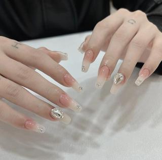 ネイル エリ🫧 nail池袋東口のネイルデザイン
