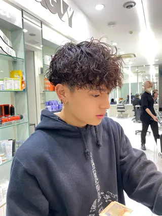 ショート パーマ メンズ 苅北 泰輔のヘアスタイル
