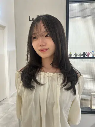 セミロング カラー オリーブベージュ/ ブリーチなし透明感のヘアスタイル