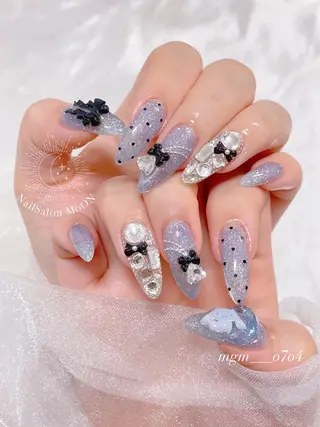 MoON...❤︎ MeGuのネイルデザイン