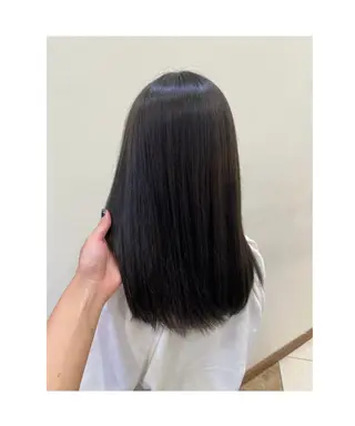 カラー 新嵩 真理のヘアスタイル