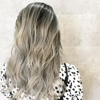 ロング カラー 髪質改善で 憧れの潤艶美髪にのヘアスタイル