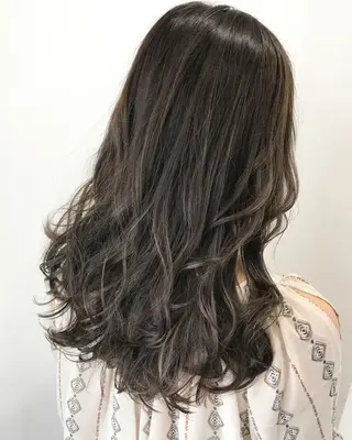 セミロング カラー 若杉 諒のヘアスタイル