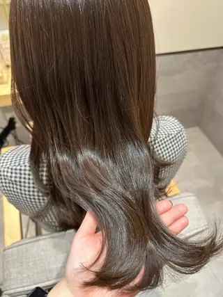 セミロング カラー やまぐち あやみのヘアスタイル