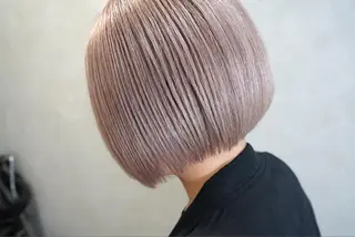 ショート カラー ヘアアレンジ lani ブリーチ /ダブルカラーのヘアスタイル