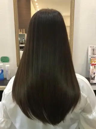 ロング カラー 髪の病院  ルーミールームのヘアスタイル