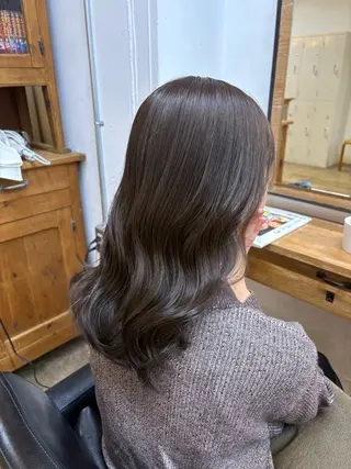 セミロング カラー mina / 透明感ベージュカラーのヘアスタイル