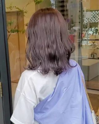 ミディアム カラー 森 彩夏のヘアスタイル
