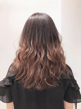 セミロング カラー ヘアアレンジ 🦋美髪／エクステ 🦋アベイクミのヘアスタイル