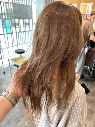 セミロング カラーモデル募集中 美容室ハピスのヘアスタイル