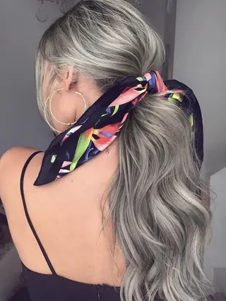 ロング カラー パーマ ヘアアレンジ Device ディバイスのヘアスタイル