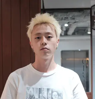 ショート OPUSダブルカラー ケアブリーチのヘアスタイル