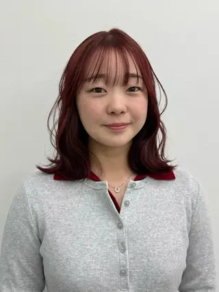 ミディアム カラー azumi/グレー ジュ/オリーブ/縮毛のヘアスタイル