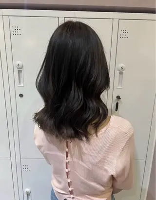 セミロング カラー 梶 瑞希のヘアスタイル