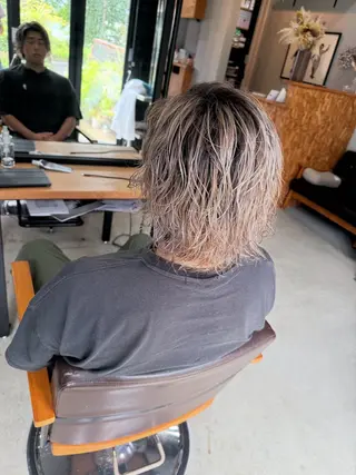ショート カラー バレイヤージュ ブリーチ特化のヘアスタイル
