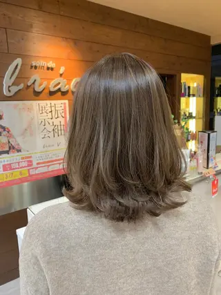 ミディアム レイヤー/艶髪カラー 森本くるみのヘアスタイル