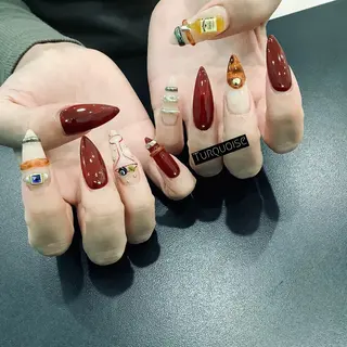 ネイル 個性派ネイルサロン 💅🏼ターコイズのネイルデザイン