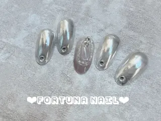 ネイル Nail •Head スパFortunaのネイルデザイン