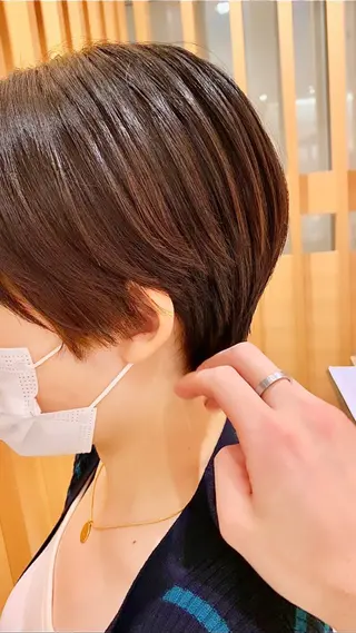 ショート ARMONY秋山輝也 コテ巻き風パーマ特化のヘアスタイル