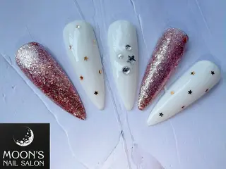 ネイル Moons nail 💅✨のネイルデザイン