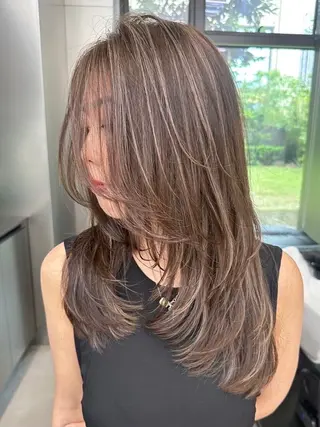 ミディアム TAKU 美容師のヘアスタイル
