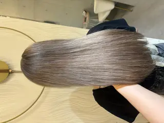 セミロング カラー ルミエール ブリーチ/ハイトーンのヘアスタイル