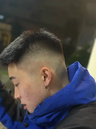 ショート メンズ 足立 享祐のヘアスタイル