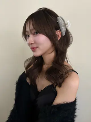 セミロング 透明感カラー アオイのヘアスタイル