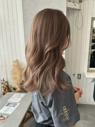 セミロング ハイトーン belle ナホのヘアスタイル