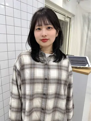セミロング カラー shiro.kobe 森彩華のヘアスタイル