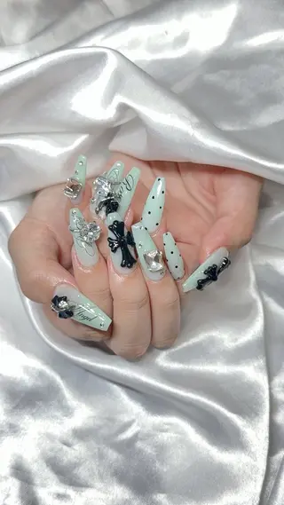 ネイル KIRA LILYのネイルデザイン
