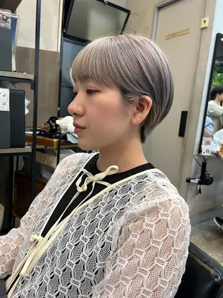 ショート 抜きっぱなしブロンド /ハイトーン/カナタのヘアスタイル
